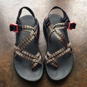 Women’s Chaco Sandals w Toe-strap